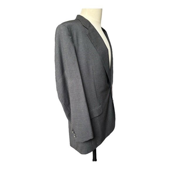 CHESTER BARRIE SAVILE ROW Barney’s New York grey pinstriped wool blazer | 48 L - Picture 5 of 13